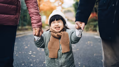 Parenting Tips: মাকে কাজে যেতে দেখলেই শিশুর কান্নাকাটি.. কয়েকটি সহজ পদ্ধতিতে করুন সমাধান
