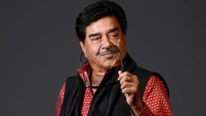 shatrughan Sinha patna radio station funny story