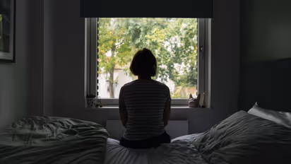 पति की बेवफाई के बाद पत्नी ने सिखाया धोखेबाज सहेली को सबक, ऐसे रुलाए खून के आंसू