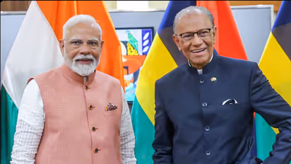 কাশীতে প্রধানমন্ত্রী মোদী: সাক্ষাৎ মরিশাসের প্রধানমন্ত্রীর সঙ্গে, কী বিষয়ে কথা হল?