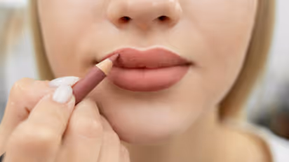 Perfect lip look with lip outliner
