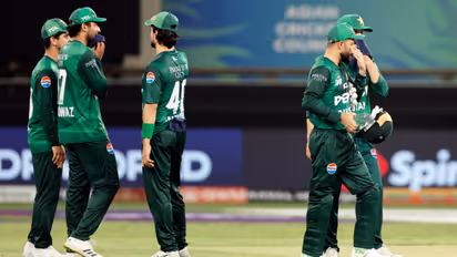 Asia Cup 2025: 'নো হ্যান্ডশেক' বিতর্কের মাঝেই সংযুক্ত আরব আমিরশাহীর বিরুদ্ধে খেলতে নামছে পাকিস্তান