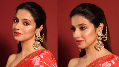  दिव्या खोसला