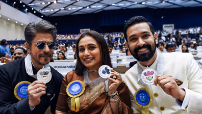 Shah Rukh Khan Rani Mukherjee Vikrant Massey