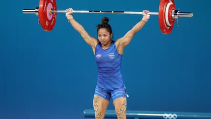 ১৯৯ কেজি তুলে রুপোর রানি মীরাবাঈ, বিশ্ব চ্যাম্পিয়নশিপে জিতলেন ৩ খেতাব