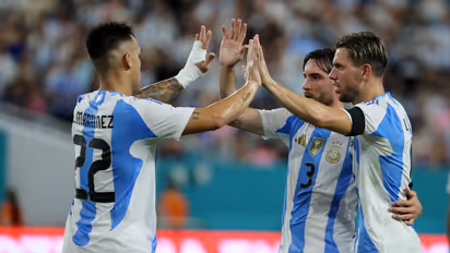 Argentina: मेसी समेत पूरी टीम के पासपोर्ट नंबर लीक, वर्ल्ड कप से पहले सामने आया बड़ा ब्लंडर