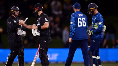 New Zealand vs England: হ্যারি ব্রুকের লড়াইও কোনও কাজে এল না, প্রথম একদিনের ম্যাচে নিউজিল্যান্ডের জয়