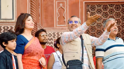 film the taj story review in hindi