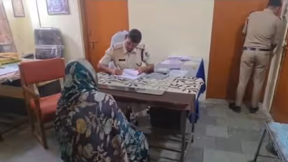 माता-पिता का शर्मिंदा करने वाला इश्क, सगाई से पहले दुल्हन के पिता संग भागी दूल्हे की मां