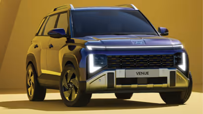 New Hyundai Venue: இந்தியாவில் சொல்லி அடிக்கும் ஹூண்டாய்.. புதிய வேரியண்ட்களின் விலை வெளியீடு
