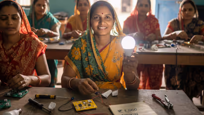jhansi women led bulb self help group