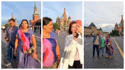 विदेश में साड़ी का जलवाः सेलिब्रिटी बन गई मां, सेल्फी लेने लग गई भीड़