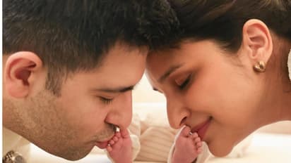 परिणीती चोप्रा-राघव चड्ढाने मुलाचा दाखवला फोटो, पाहून म्हणाल पौर्णिमेचा चंद्रच आला जन्माला