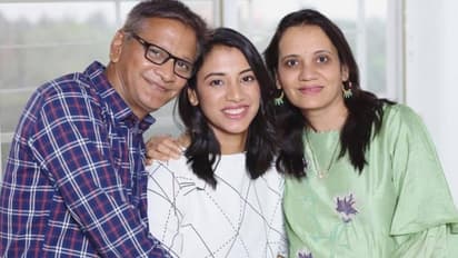 Smriti Mandhana father viral video