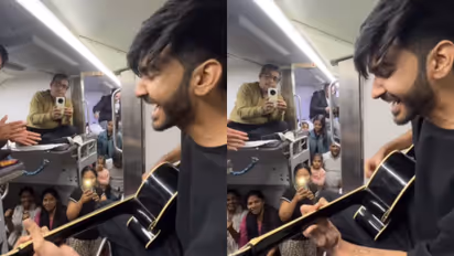 ट्रेन में इंडियन बैंड का धांसू लाइव परफॉर्मेंस, यात्रियों ने मिलाए सुर में सुर-Watch Video