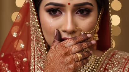 hamirpur bride stops baraat marries lover lalpura up news