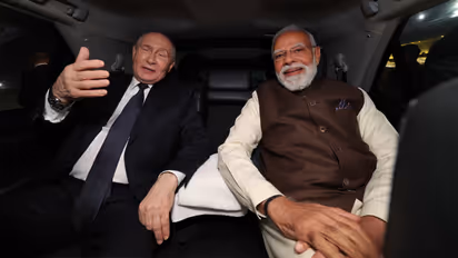 Putin Modi in Car