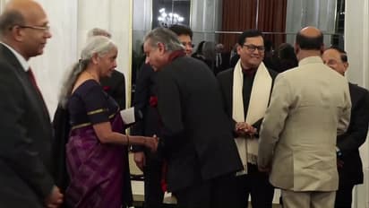 राहुल गांधी-खड़गे को नहीं मिला न्योता तो पुतिन की दावत में कैसे पहुंच गए शशि थरूर?