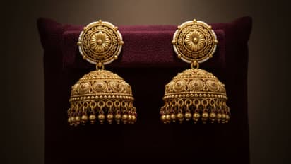 हाई पर गोल्ड