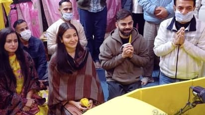 Virat Anushka meet Premanand Maharaj