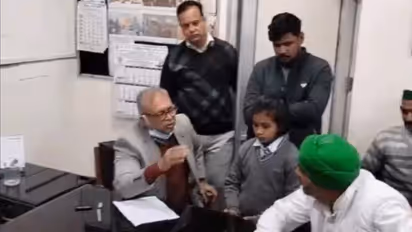 meerut district hospital doctor refused treatment bku protest