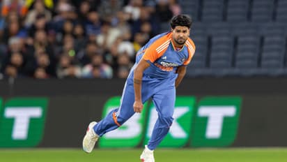 T20 World Cup 2026: বিশ্বকাপের আগে ভারতের জন্য বড় ধাক্কা! স্কোয়াড ছিটকে গেলেন হর্ষিত রানা, দলে আসছেন কে?