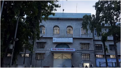 जेल में बंद पति का खतरनाक शौक पूरा करने के लिए पत्नी ने किया अंडरगारमेंट्स का यूज लेकिन...