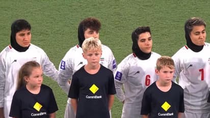 ईरान की महिला फुटबॉल टीम ने नेशनल एंथम गाने से किया इनकार-WATCH