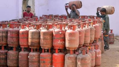 hyderabad lpg cylinder black marketing 414 cylinders seized