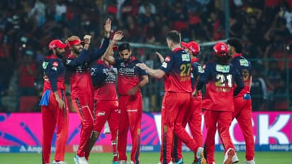 RCB vs CSK: চিন্নাস্বামীতে চেন্নাইকে গুঁড়িয়ে দিল বেঙ্গালুরু, টানা তিন ম্যাচ হেরে লজ্জার রেকর্ড সঞ্জুদের