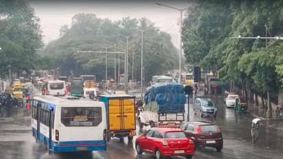 Bengaluru Heavy Rain: बंगळुरूत मुसळधार पाऊस, रस्त्यांना नद्यांचं स्वरूप आणि ट्रॅफिक जॅम