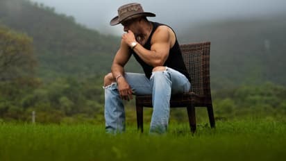 Salman-Khan-Smoking-Image