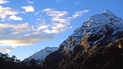 Puyong: Sentinels Of The Eastern Himalayas