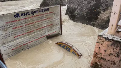 uttarakhand rudraprayag heavy rain alaknanda shiva statue submerged badrinath highway landslide