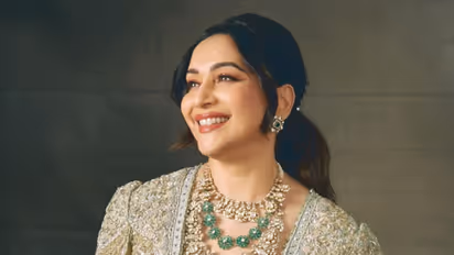 Madhuri Dixit : माधुरी दीक्षितने १८ वर्षांपूर्वी ५२.५० लाखात घेतलेलं ऑफिस, आता विकून कमावले ४.८५ कोटी