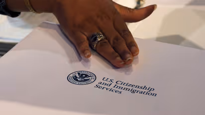Green Card: अमेरिकेच्या ग्रीन कार्ड नियमांत मोठा बदल, 'या' तारखेनंतर जुना अर्ज थेट रद्द होणार!