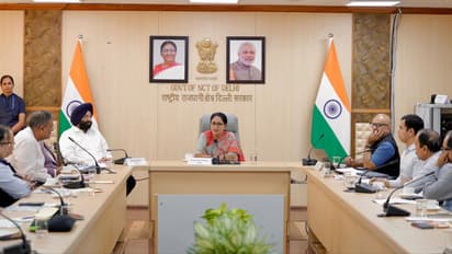 Delhi Construction Ban Sparks Debate as CM Rekha Gupta Meets Industry Representatives
