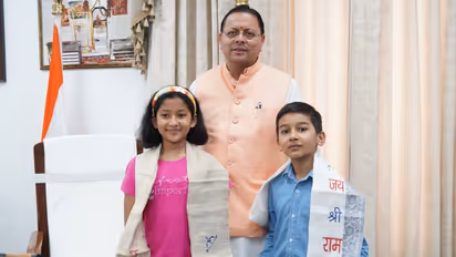 pushkar singh dhami meet young mountaineers riyansh pant prisha rawat