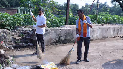 Raigarh Cleanliness Drive Mayor and Officials Join Shramdaan JCB Action Against Encroachment