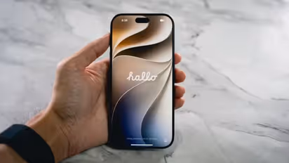 iPhone 18 Pro: लाखो रुपये मोजून घेतलेला फोन अचानक रिस्टार्ट का होतोय? युजर्सना मोठा धक्का!