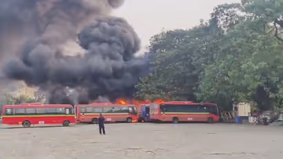 Mumbai BEST Bus Fire: सायनच्या अणिक डेपोत भीषण आग, १० BEST बसेस जळून खाक; सुरक्षेवर प्रश्नचिन्ह