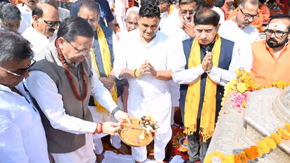 Uttarakhand CM Dhami Offers Ganga Prayers in Haridwar as PM Modi Completes 25 Years in Public Service