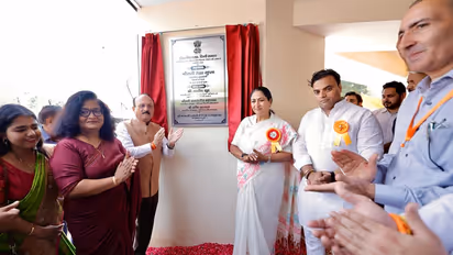Delhi CM Rekha Gupta Announces New School, Girls’ Hostel and High-Tech ITI Centres