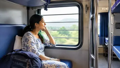 Indian Railways Seat Allocation : एकट्या प्रवास करणाऱ्या महिलांना ट्रेनमध्ये सीट कशी मिळते? जाणून घ्या नियम