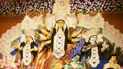 Foot Pain Relief: दुर्गा पूजेत रात्रभर फिरून पाय दुखतायत? या ५ उपायांनी मिळवा आराम