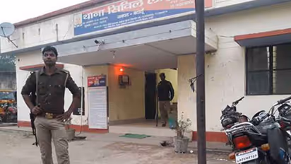 ഉടമസ്ഥാവകാശ തര്ക്കത്തില് നായയെ കസ്റ്റഡിയിലെടുത്ത് യുപി പൊലീസ്