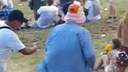 ടോപ്പ്ലെസായ യുവതിയെ കയറിപ്പിടിക്കാന് ശ്രമം: യുവാവിന് കിട്ടിയത് എട്ടിന്റെ പണി