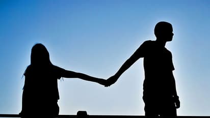 എപ്പോള് സ്നേഹമില്ലാതാകുന്നുവോ, അവിടെ വെച്ച് പിന്തിരിഞ്ഞുനടക്കുക!