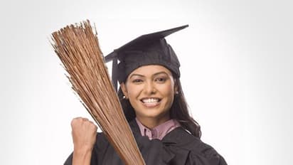 துப்புரவு பணிக்கு போட்டி போடும் பி.இ., எம்.பி.ஏ பட்டதாரிகள்..! திகைத்துப்போன நீதிபதிகள்..!