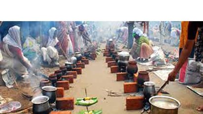 പൊങ്കാല അടുപ്പിനായി എത്തിക്കുന്ന ഇഷ്ടികകള് കൊണ്ട് ബ്രിക്ക് ഇന്സ്റ്റലേഷന്